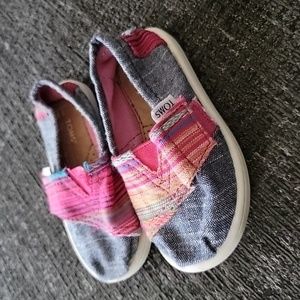TOMS Slip-on Sneakers - T5